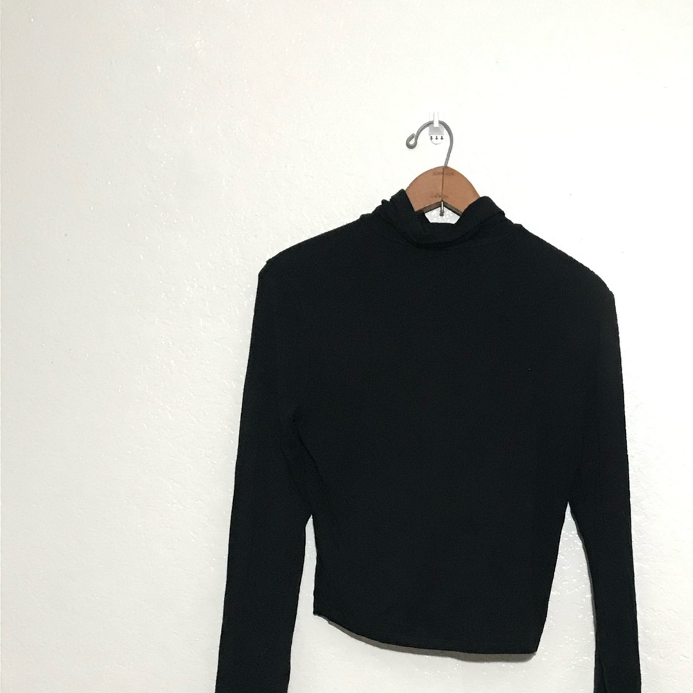 Turtle neck long sleeve shirt